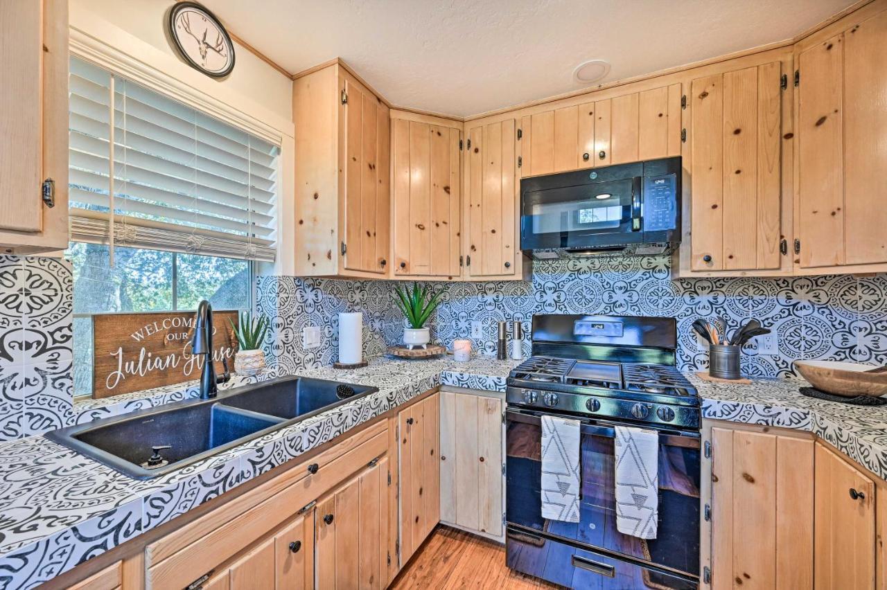 Inviting Julian Home With Scenic View And Hot Tub Exterior foto